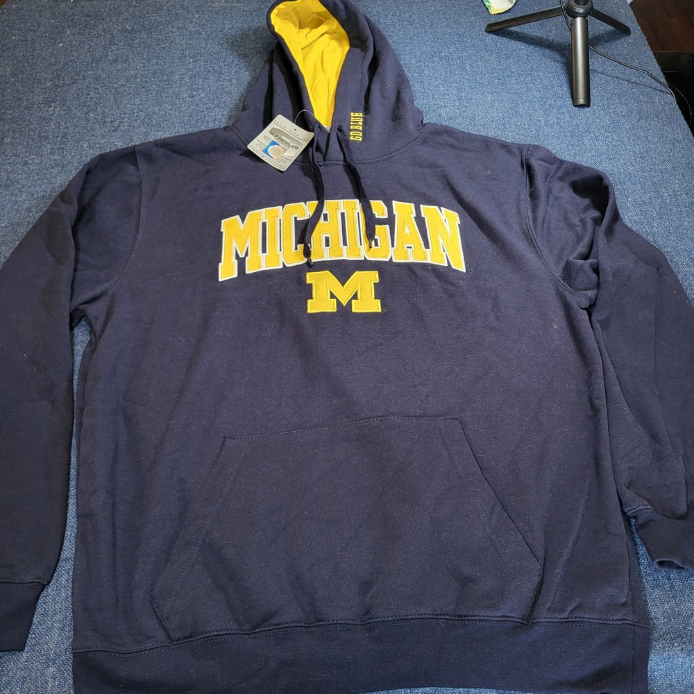 Stadium Athletics NCAA Michigan Wolverines Hoodie Navy Blue Yellow Mens XL NWT